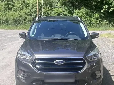Gebraucht Ford Kuga 150 PS (110 kW) 2018 Grau SUV