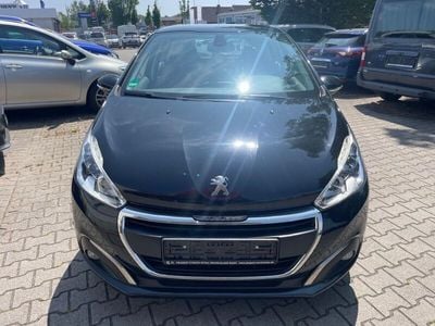 Gebraucht Peugeot 208 Active 99 PS (72 kW) 2016 Schwarz Kleinwagen