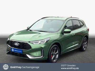 Second-hand Ford Kuga ST-Line X 152 CP (111 kW) 2025 Verde SUV