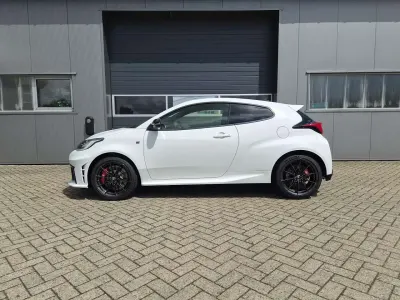 Neu Toyota Yaris 280 PS (205 kW) 2026 Schneeweiß Kleinwagen