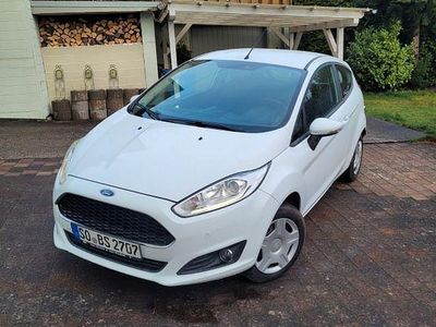 Gebraucht Ford Fiesta Cool & Connect 101 PS (74 kW) 2017 Weiß Limousine