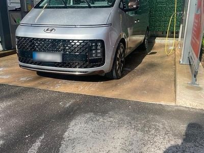 Gebraucht Hyundai Staria 177 PS (130 kW) 2023 Grau Van / Kleinbus