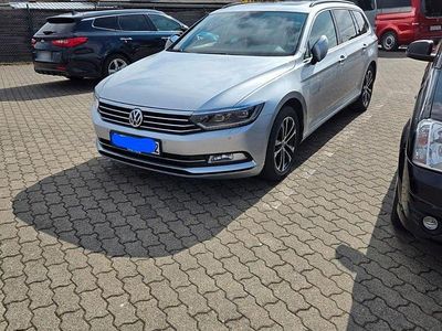 Gebraucht VW Passat Highline 150 PS (110 kW) 2018 Silber Kombi