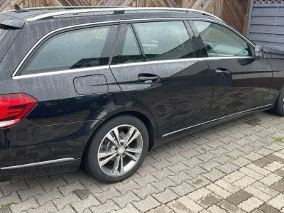 Second-hand Mercedes E220 Elegance 170 CP (125 kW) 2016 Negru Break