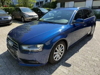 Gebraucht Audi A4 Attraction 177 PS (130 kW) 2012 Blau Kombi