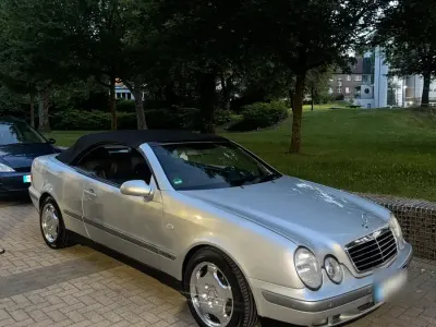 Gebraucht Mercedes CLK200 136 PS (100 kW) 1999 Silber Cabrio