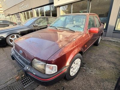 Gebraucht Ford Orion 74 PS (54 kW) 1990 Rot Limousine