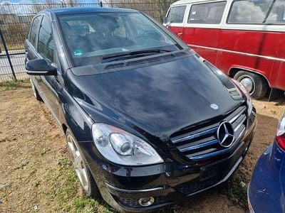 Gebraucht Mercedes B160 95 PS (69 kW) 2010 Schwarz Van / Kleinbus