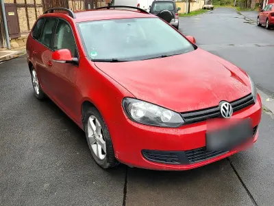 Gebraucht VW Golf VI 101 PS (74 kW) 2010 Rot Kleinwagen