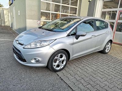 Gebraucht Ford Fiesta Titanium 97 PS (71 kW) 2009 Polarsilber metallic Kleinwagen