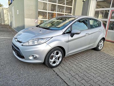 Polarsilber metallic Gebraucht 2009 Ford Fiesta Titanium Kleinwagen | 2.950 € (Guter Preis)