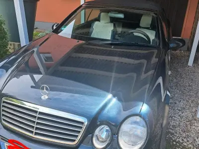 Gebraucht Mercedes CLK200 136 PS (100 kW) 1999 Blau Cabrio