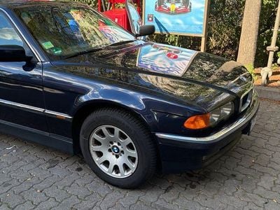 BMW 728