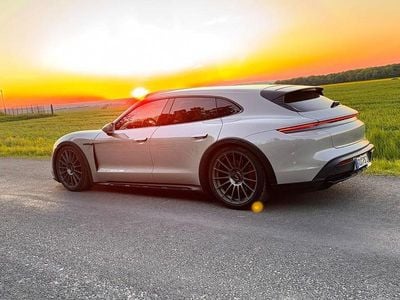 Porsche Taycan 4S