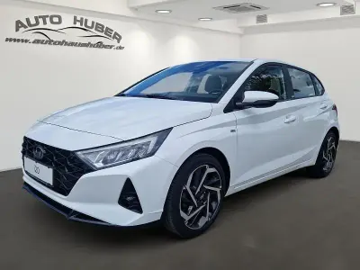 Gebraucht Hyundai i20 Intro Edition 101 PS (74 kW) 2021 Weiß Kleinwagen