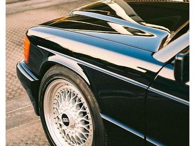 Gebraucht Mercedes 190 122 PS (89 kW) 1993 Schwarz Limousine