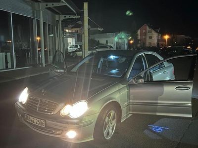 Mercedes C200