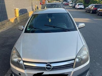 Gebraucht Opel Astra 101 PS (74 kW) 2006 Silber Limousine
