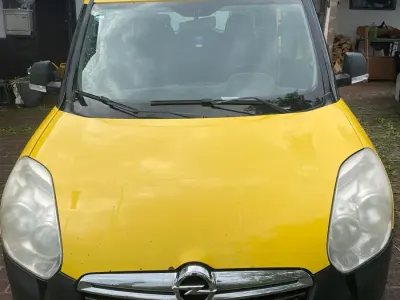 Gebraucht Opel Combo 120 PS (88 kW) 2014 Gelb Van / Kleinbus