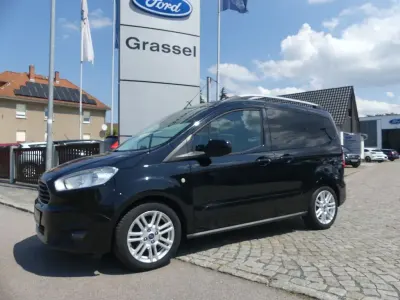 Gebraucht Ford Tourneo Courier Titanium 101 PS (74 kW) 2018 Schwarz Van / Kleinbus