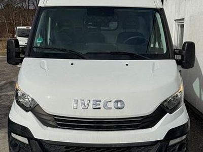 Gebraucht Iveco Daily 160 PS (117 kW) 2017 Weiß Van / Kleinbus