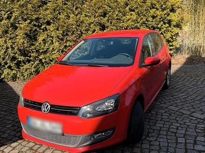 Gebraucht VW Polo Life 90 PS (66 kW) 2014 Rot Kleinwagen