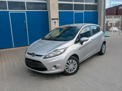 Gebraucht Ford Fiesta 82 PS (60 kW) 2012 Silber Kleinwagen