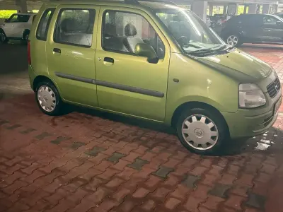 Gebraucht Opel Agila 58 PS (42 kW) 2002 Grün Van / Kleinbus