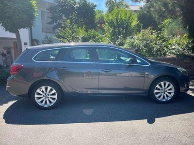 Gebraucht 2013 Opel Astra Sport Kombi | 5.900 € (Etwas zu teuer)