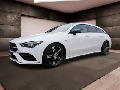 Gebraucht Mercedes CLA200 AMG line Plus 163 PS (119 kW) 2021 Weiß Limousine