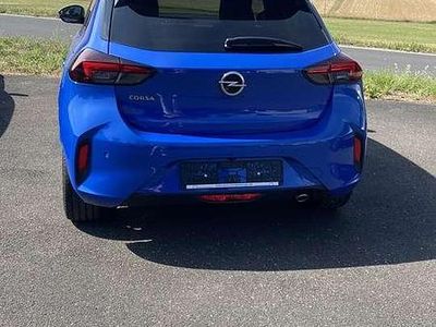 Używany Opel Corsa 101 KM (74 kW) 2021 Niebieski Sedan/Limuzyna