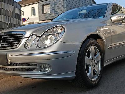 Gebraucht Mercedes E240 Avantgarde 177 PS (130 kW) 2002 Silber Limousine