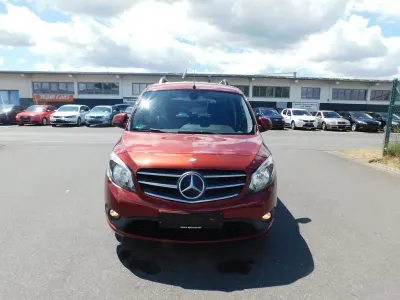 Gebraucht Mercedes Citan 111 110 PS (80 kW) 2019 Rot Van / Kleinbus