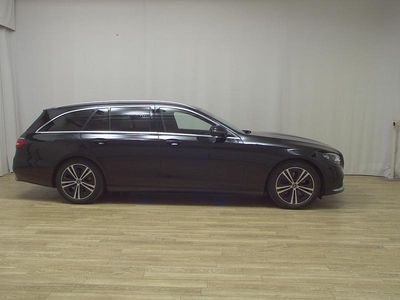 Second-hand Mercedes E220 Avantgarde 194 CP (142 kW) 2020 Negru Berlinǎ