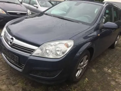 Gebraucht Opel Astra Edition 116 PS (85 kW) 2009 Grau Kombi