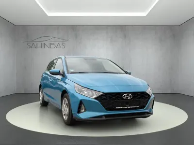 Gebraucht Hyundai i20 Select 101 PS (74 kW) 2022 Blau Kleinwagen