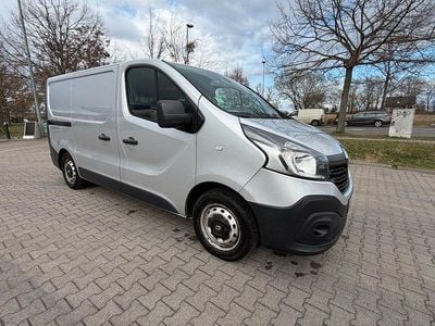 Gebraucht Renault Trafic 120 PS (88 kW) 2018 Silber Van / Kleinbus