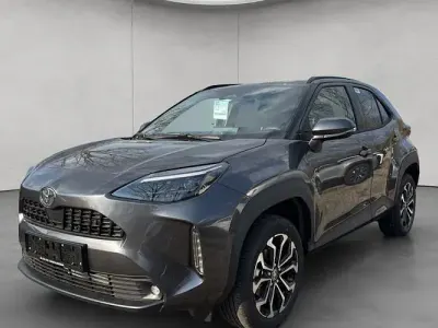 Neu Toyota Yaris Cross 130 PS (95 kW) 2026 Grau SUV