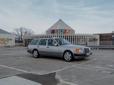 Gebraucht Mercedes E320 220 PS (161 kW) 1992 Silber Kombi