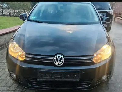 Gebraucht VW Golf VI Match 105 PS (77 kW) 2012 Schwarz Kombi