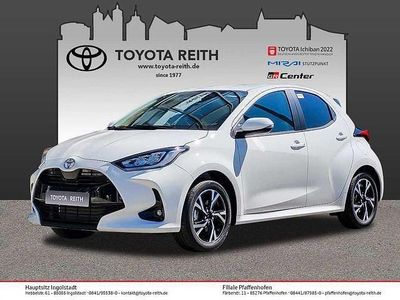Neu Toyota Yaris Hybrid Comfort 116 PS (85 kW) 2025 Weiß Limousine