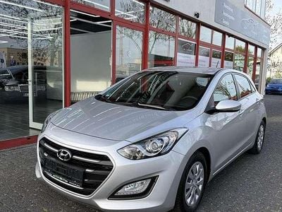 Usata Hyundai i30 Trend 101 CV (74 kW) 2018 Argento Utilitaria