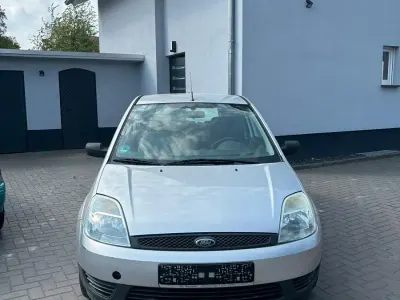 Gebraucht Ford Fiesta 70 PS (51 kW) 2003 Silber Kleinwagen