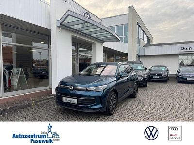 Nightshade blue metallic (metallic) Gebraucht 2024 VW Tiguan Life SUV | 36.500 € (Etwas zu teuer)