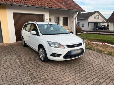 Gebraucht Ford Focus 101 PS (74 kW) 2010 Weiß Kombi