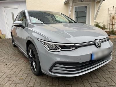 Gebraucht VW Golf VIII 150 PS (110 kW) 2022 Grau Limousine