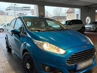 Gebraucht Ford Fiesta 95 PS (69 kW) 2014 Blau Kleinwagen