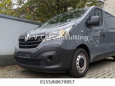 Gebraucht Renault Trafic Komfort 145 PS (106 kW) 2021 Grau Van / Kleinbus