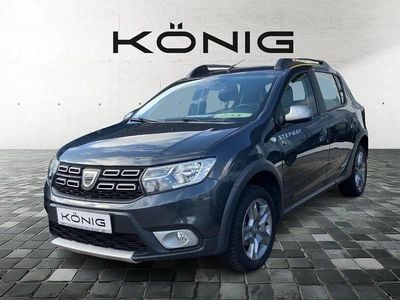 Gebraucht Dacia Sandero Celebration 90 PS (66 kW) 2018 Grau Limousine