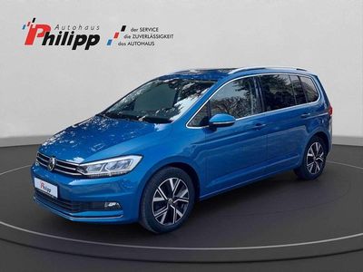 Gebraucht VW Touran Highline 150 PS (110 kW) 2020 Caribbean blue Van / Kleinbus